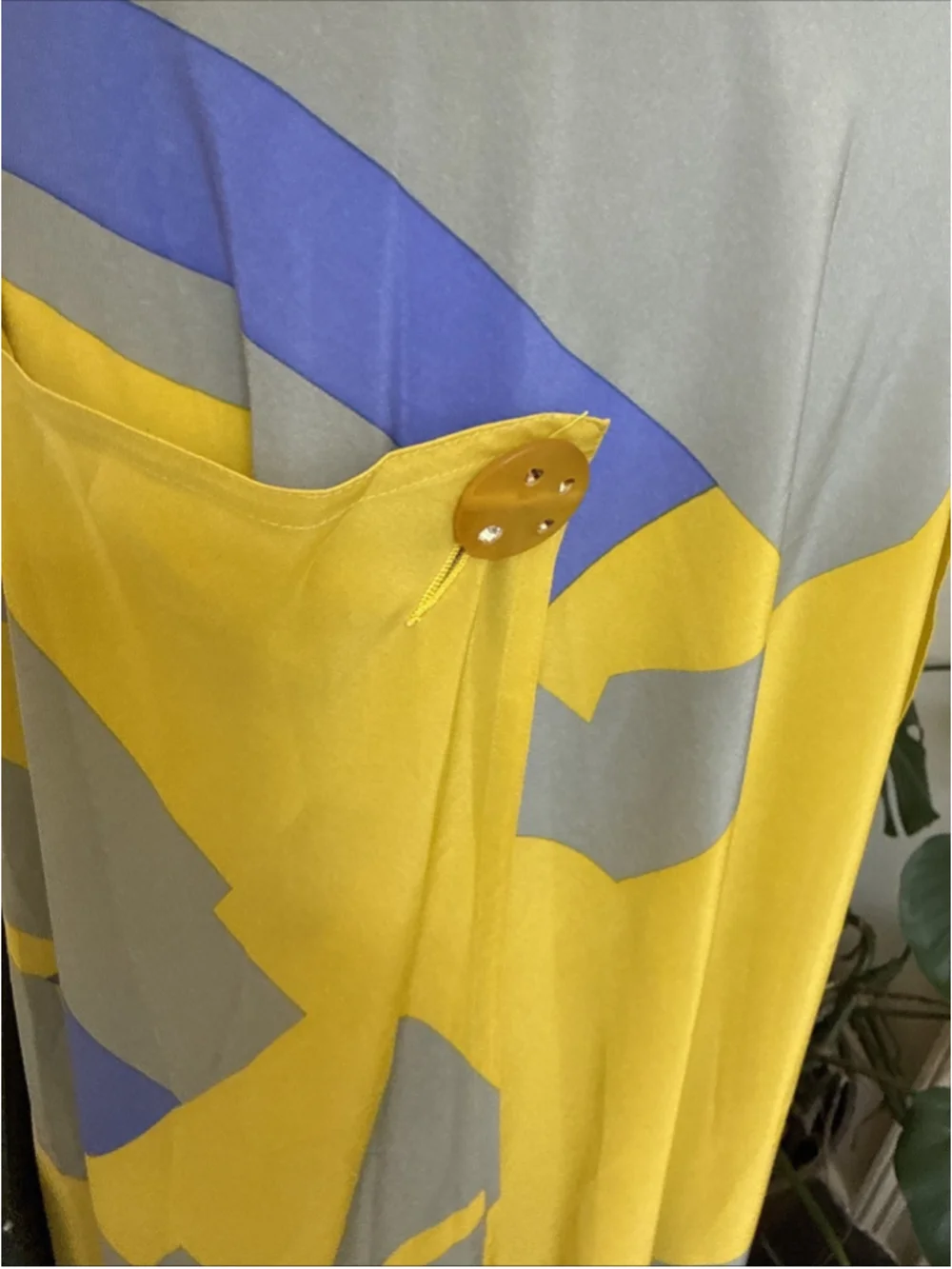 Jiarjia A-Line Midi Skirt Flowing Abstract Yellow Gray Design Button 12 NWOT